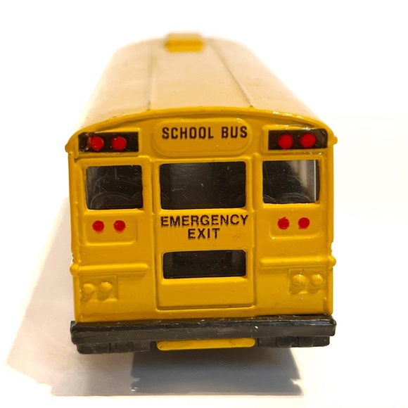 Vintage Die Cast Model Yellow School Bus Toy Car Vehicle Driver Black Silver Y2K - Picture 3 of 10